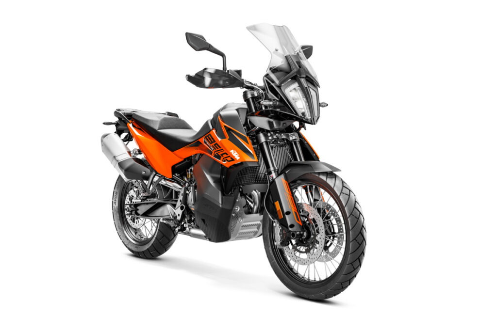 349192_890 Adventure ORANGE MY21 Front-RightMY21 KTM 890 ADVENTURE Model Range - Studio