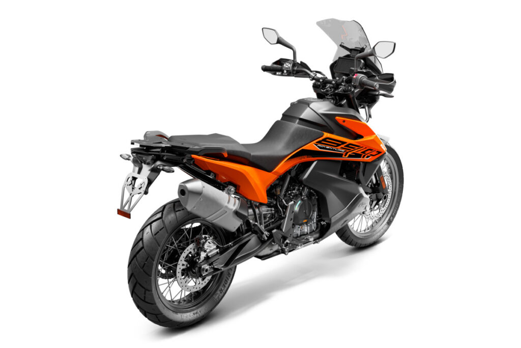 349194_890 Adventure ORANGE MY21 Rear-RightMY21 KTM 890 ADVENTURE Model Range - Studio