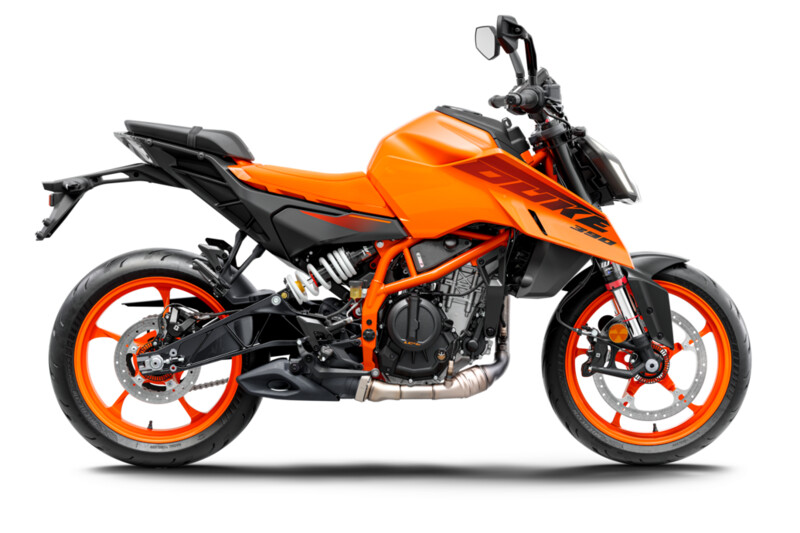 544702_MY24_KTM 390 DUKE_CHINA_RTR_90-Right_CHINA