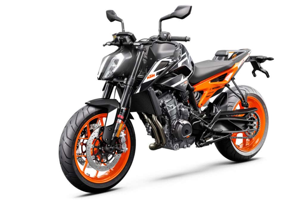 446749_MY23 KTM 890 DUKE GP _45_ Front-Left_EU_ Global